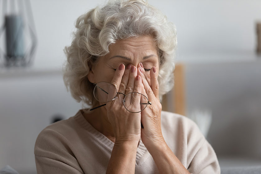 Macular Degeneration In Seniors 4 Treatment Options