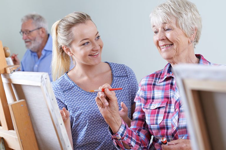 6 Ways An Assisted Living Facility In New Castle, VA Encourages Aging Adults To Socialize