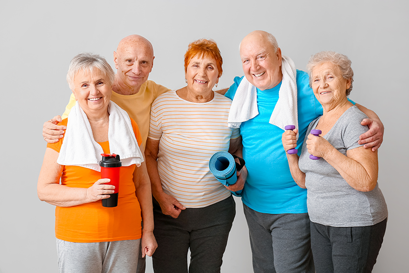 elderly-people-exercising-gym elderly-people-exercising-gym