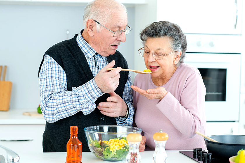 senior-couple-in-the-kitchen